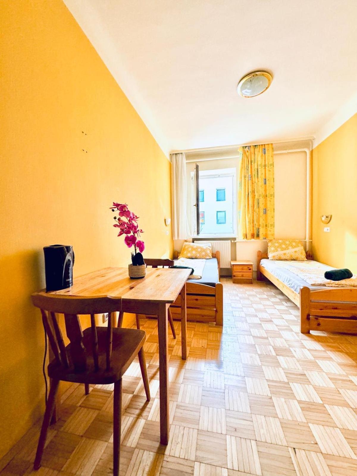 Affordable Central Rooms, 10-Min To Lugner City Wien Eksteriør bilde