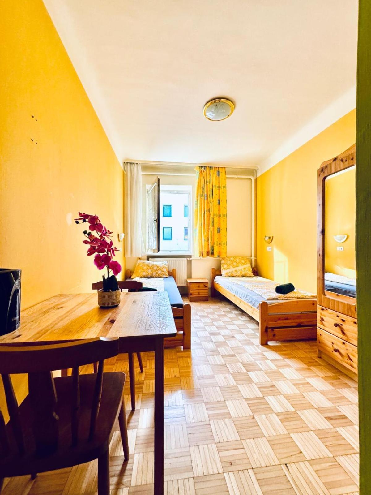 Affordable Central Rooms, 10-Min To Lugner City Wien Eksteriør bilde