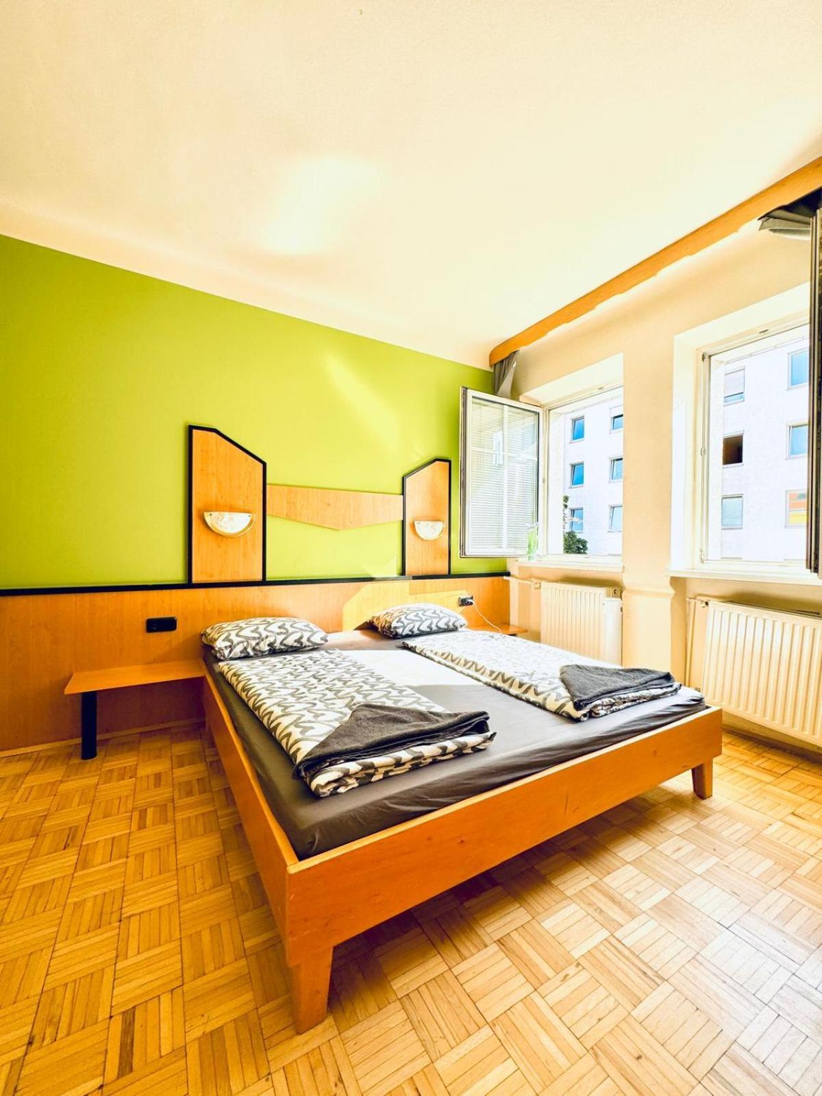 Affordable Central Rooms, 10-Min To Lugner City Wien Eksteriør bilde